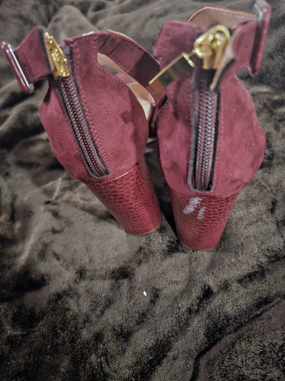 Limelight suede peep